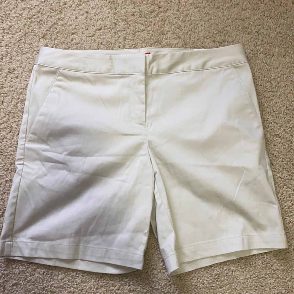 Womens Golf Shorts Size 4 IZOD Flat Front Khaki Stretch New With Tags